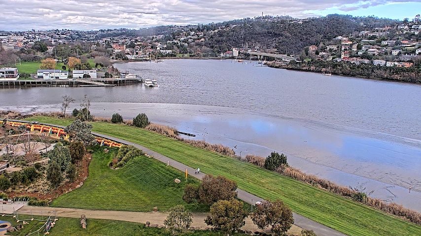 Live camera feed from Tamar Estuary in Launceston, Tasmania