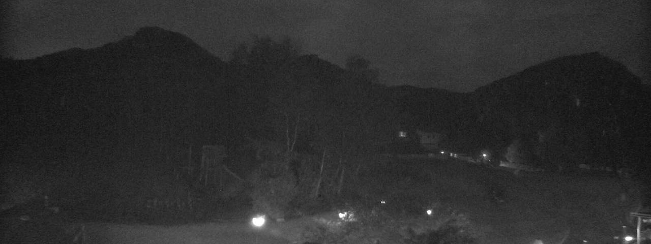 Live camera feed from Bergrestaurant Gfellen, Finsterwald in Finsterwald